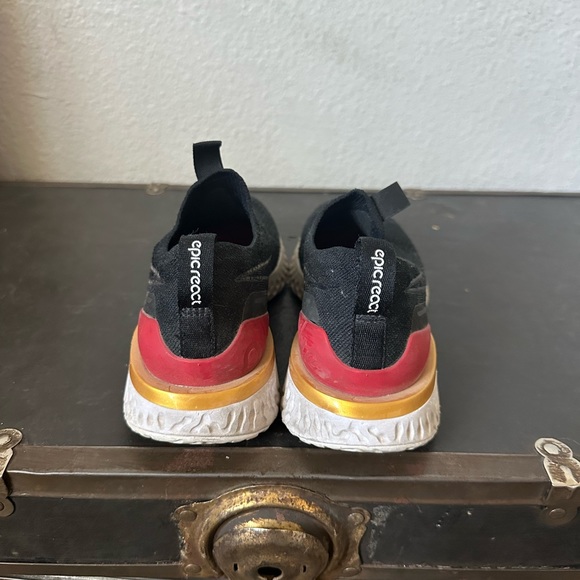 Nike Epic Phantom React Slip On Sneakers - Picture 2 of 4